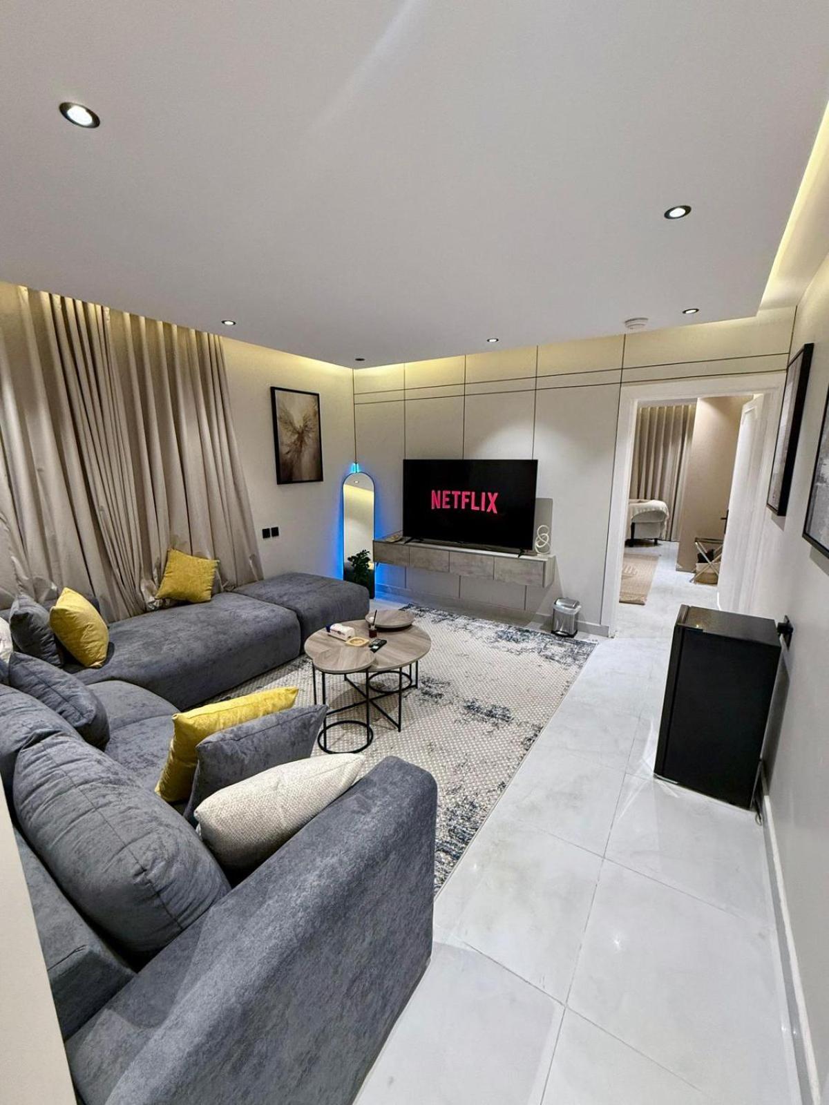 Modern And Cozy 65 Tv And Self-entry Apartment Riyadh